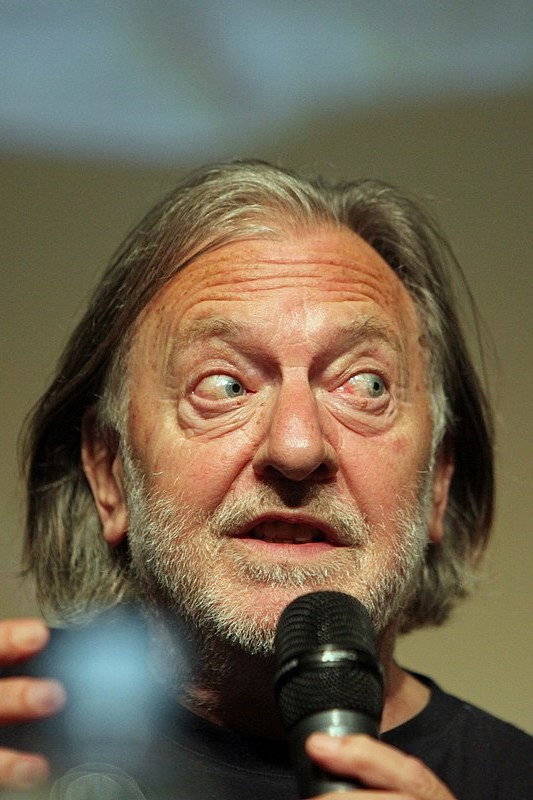Rainer Klausmann as Self in Hitlers letzte Tage - Der Film "Der Untergang"