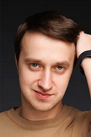 Серафим Долбунов as корреспондет in My Favorite Champion