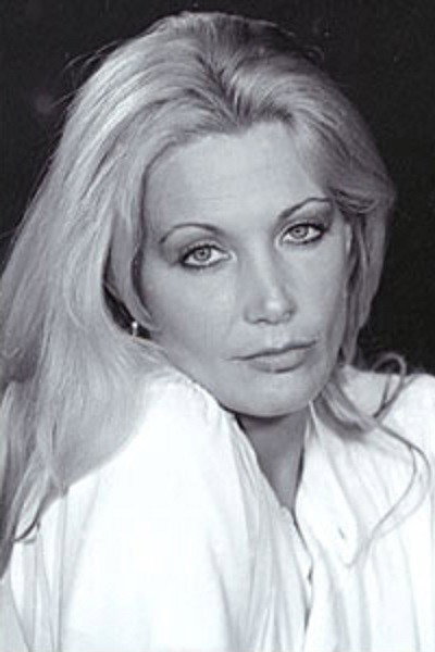 Loreta Tovar as Carol Harris in The Night of the Sorcerers