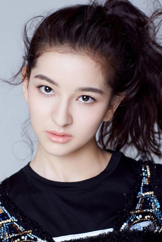 张雪菡 as Qiu Wan in Your Sensibility My Destiny