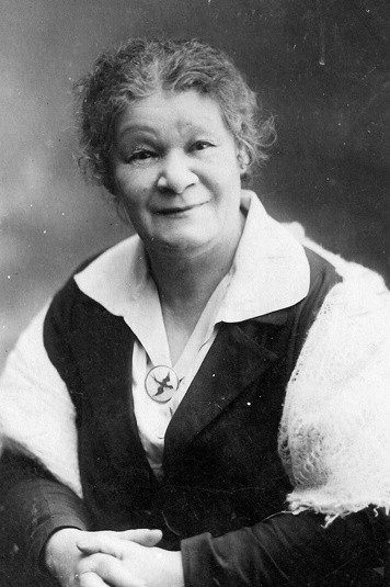 Екатерина Корчагина-Александровская as The Old Seer in Thunderstorm