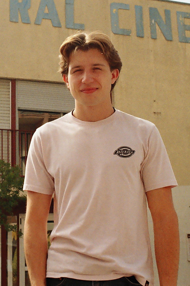 Baptiste Juangran as Hugo in Premiers pas