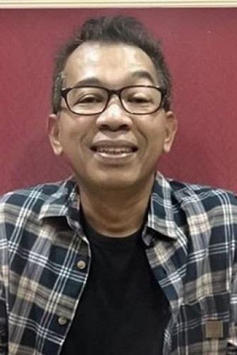 Jarwo Kwat as Jarwo, Papa Gadis in Maju Kena Mundur Kena Returns