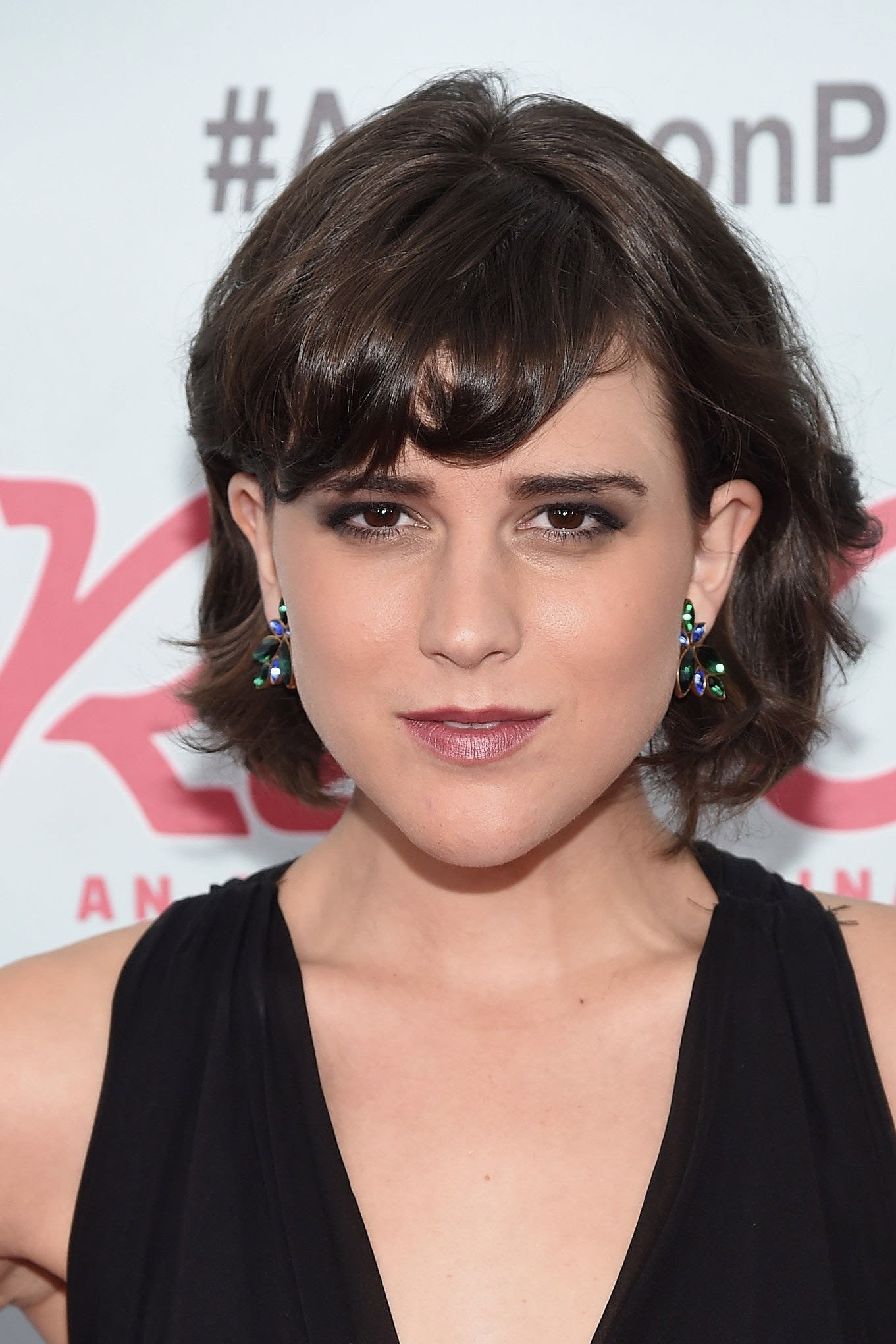 Alexandra Socha as Skye in Red Oaks