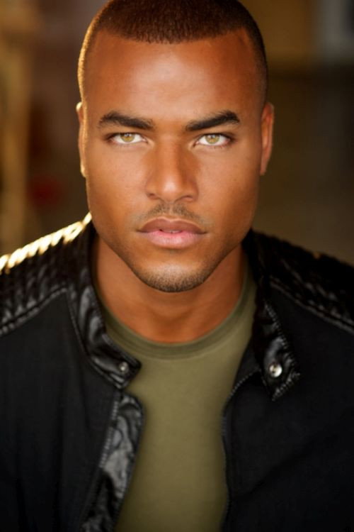 Redaric Williams as Bradley Wright in I Hate I Love You