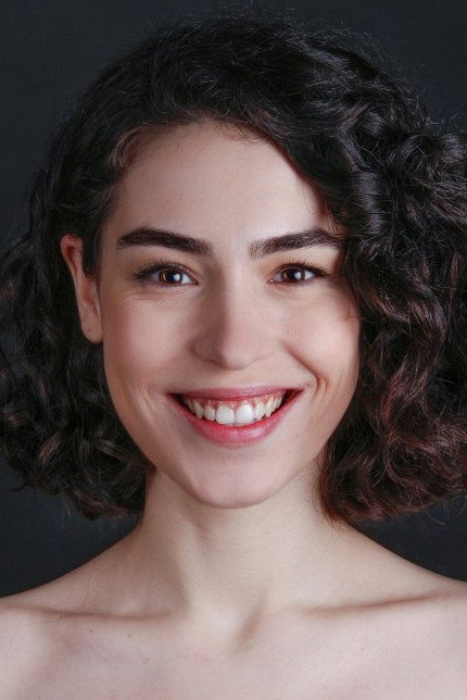 Damla Tombak as Belgin in İncir Ağacı