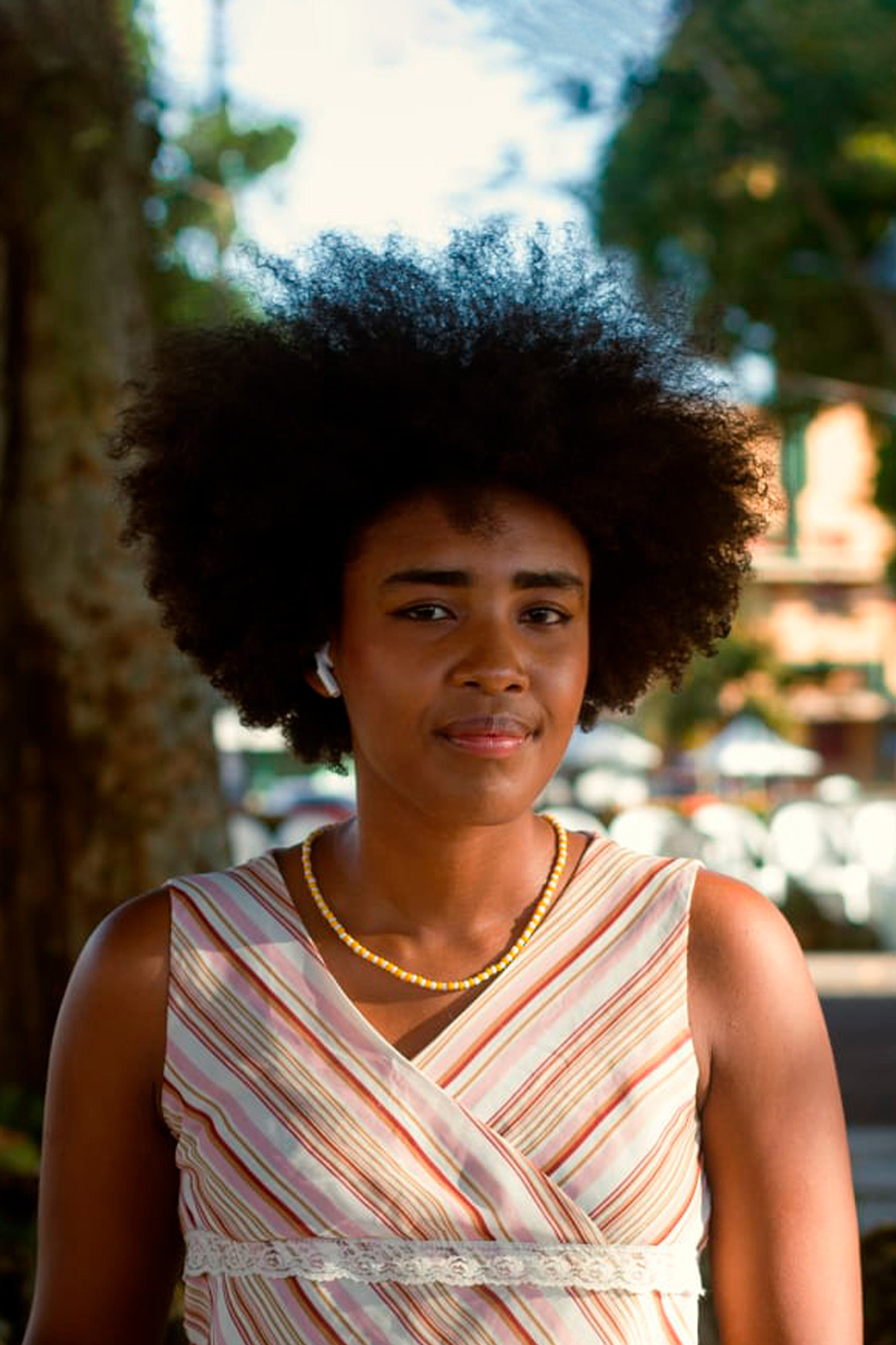 Júlia Favacho as Rosa Jovem in Sorry For Not Saying I Love You