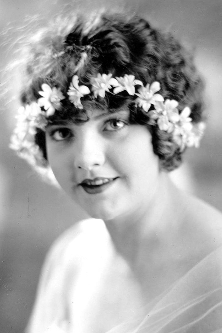 Mildred June as The Heiress in When Summer Comes