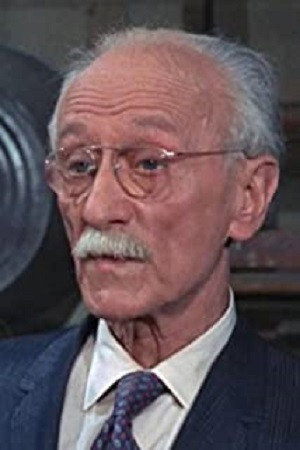 Charles Thompson as David Ranklin (uncredited) in Dark Shadows