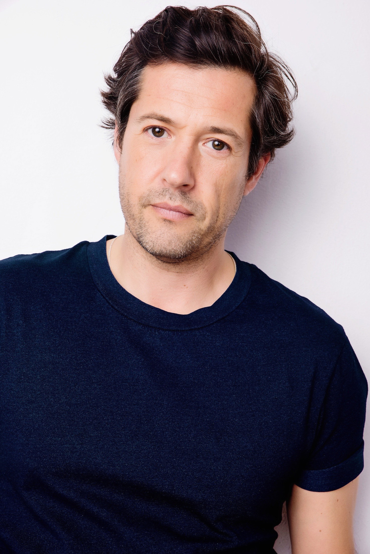 Filipe Vargas as Miguel in The Lovebirds