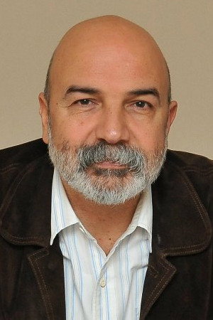 Altan Gördüm as Sadri Bey in Come and Love