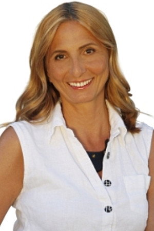 Irena Stepić as Dr. Sukova in Stand By