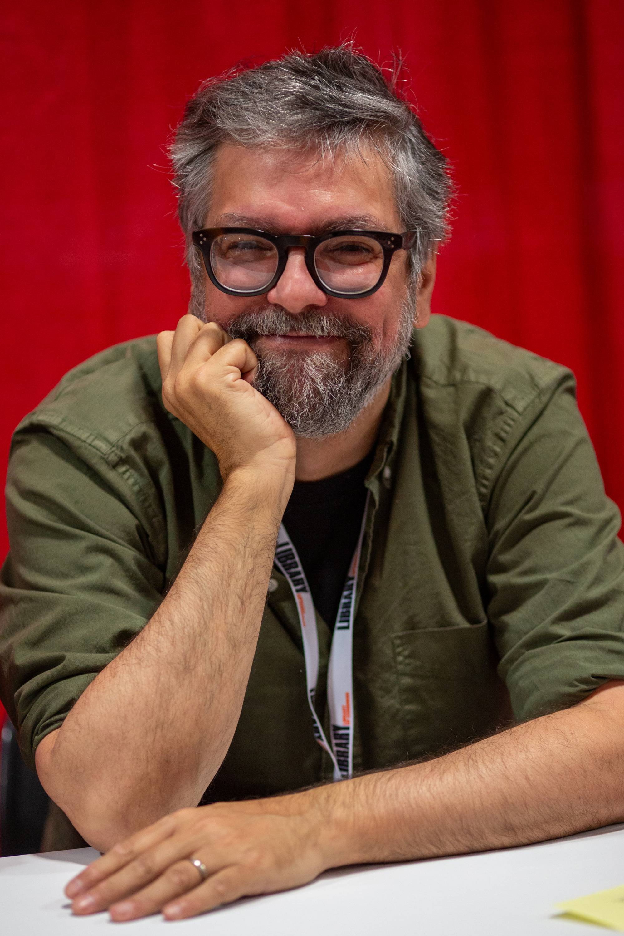 Liniers as Liniers in Reading Again Mafalda