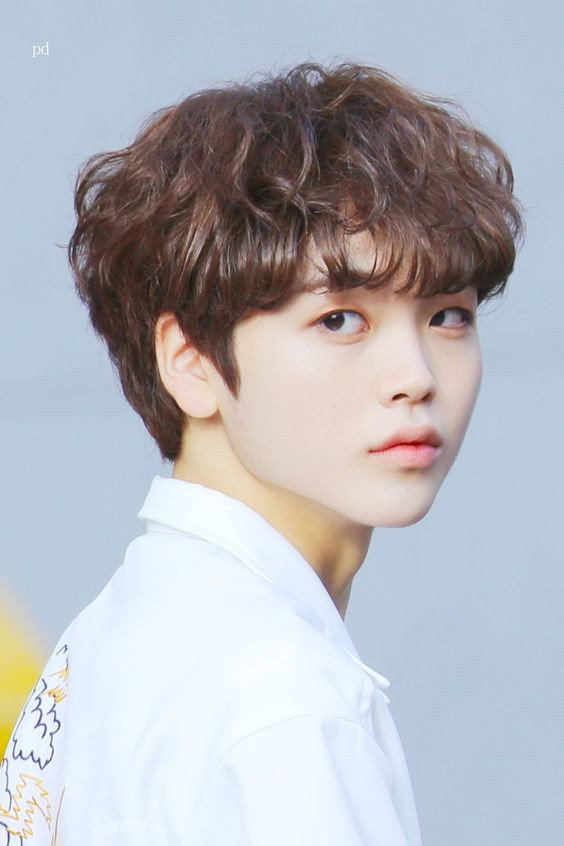 형준 as HYEONGJUN in CRAVITY PARK