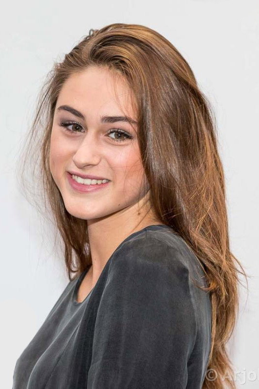 Bente Fokkens as Indra in Enough!