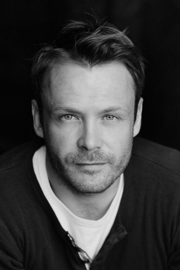 Matthias Ziesing as Sven Schindler in Mensch Hermann