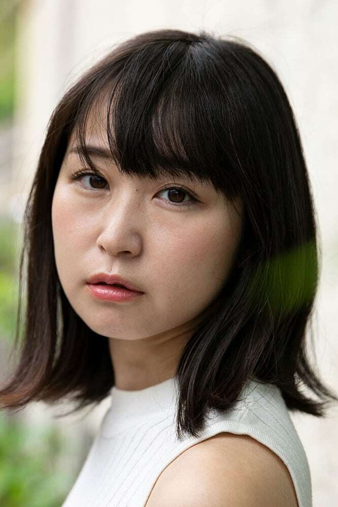 石川優実 as Eri Yazawa in Someday's Summer: Free-spirited Female College Students