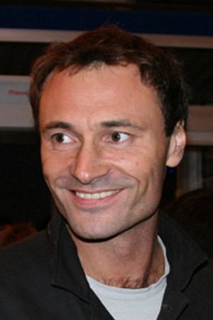 Дмитрий Ульянов as Shatrov in Чужая стая