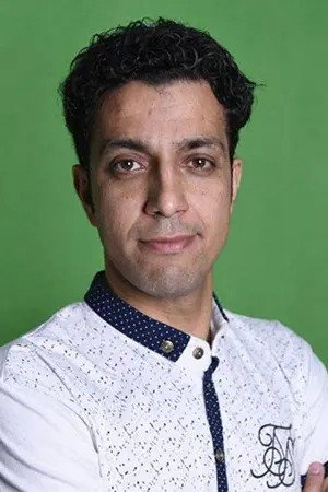 Mahdi Zaminpardaz as Hassan Bagheri / Gholamhossein Afshordi in The Last Days of Winter