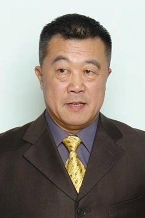 Li Danjun as Wu Cang in Plain Shots