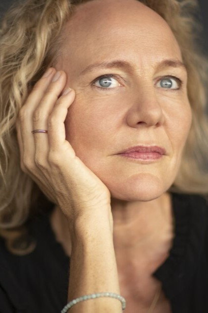 Janni Goslinga as Lenie van Basten in BASTA