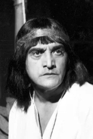 José de Arimathéia as Irú in Bicho do Mato