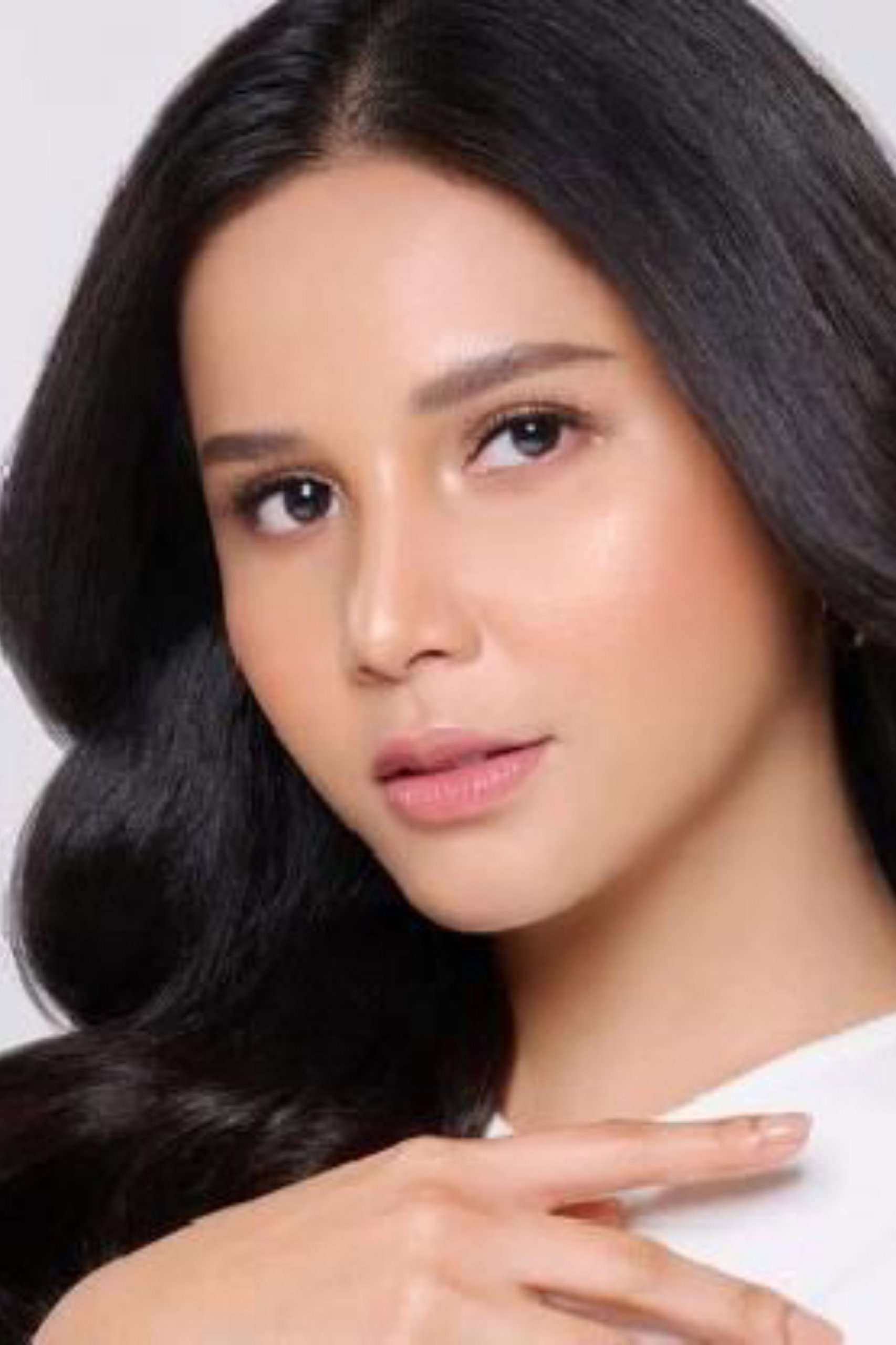 Yunita Siregar as Kaluna in Home Sweet Loan
