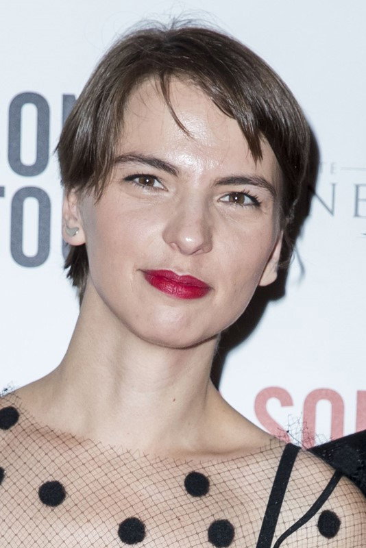Keren Berger as Shira in Scaffolding