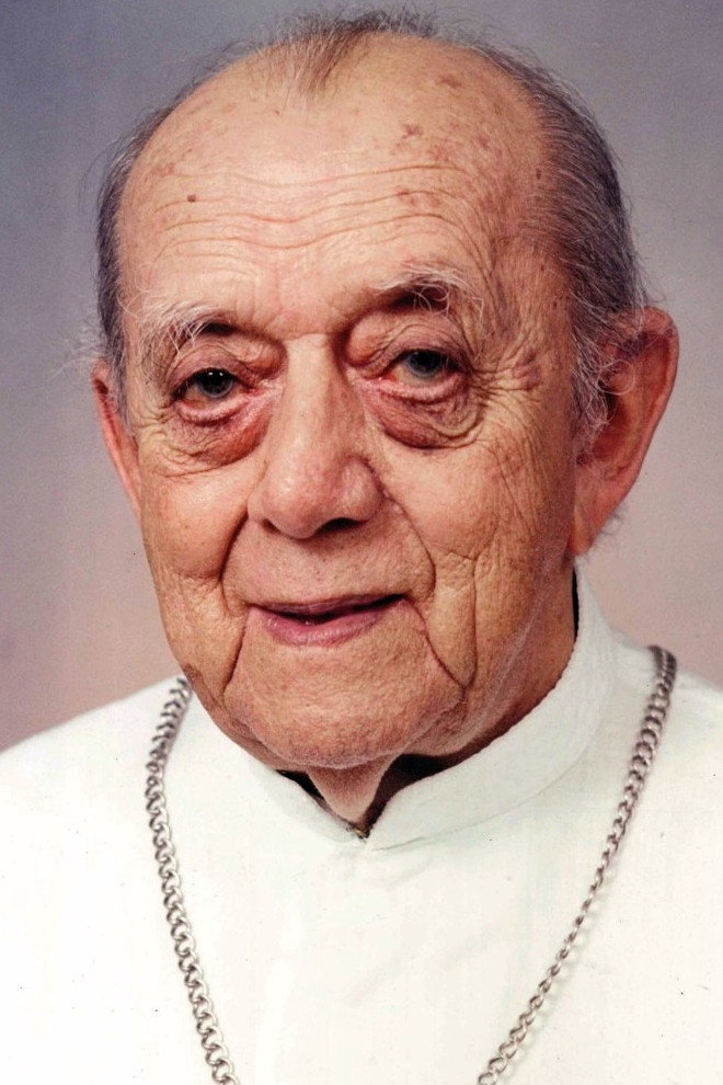 Dom Hélder Câmara as Self (archive footage) (uncredited) in Vedete, sono uno di voi