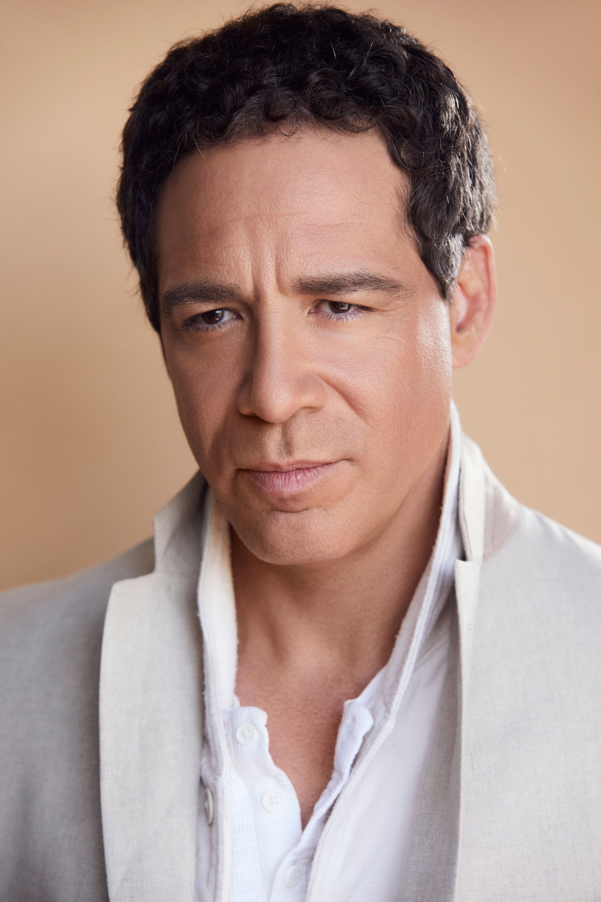 Hector Hugo as Detective Canavan in Instakiller