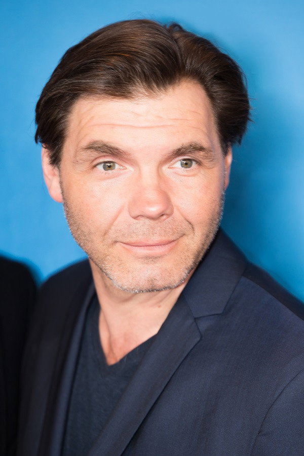 Max Hopp as Mark Dononelli in Doktor Martin