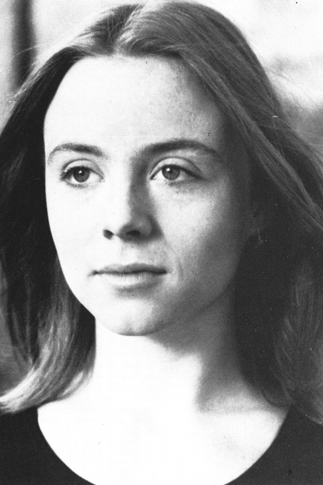 Adriana Falco as Giulia Schucht in Vita di Antonio Gramsci