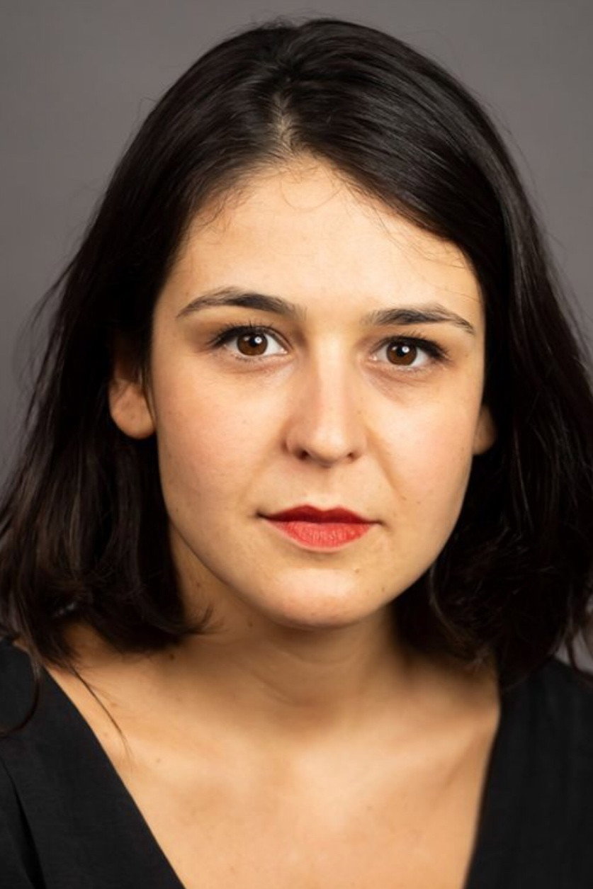 Joana Raio as TV Presenter in Breaking News