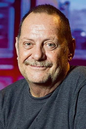 Luis Luque as Franco Ledesma in 099 Central