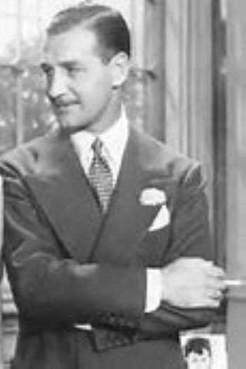 Carlos Lagrotta as Ricardo Barrera in Santa Cándida