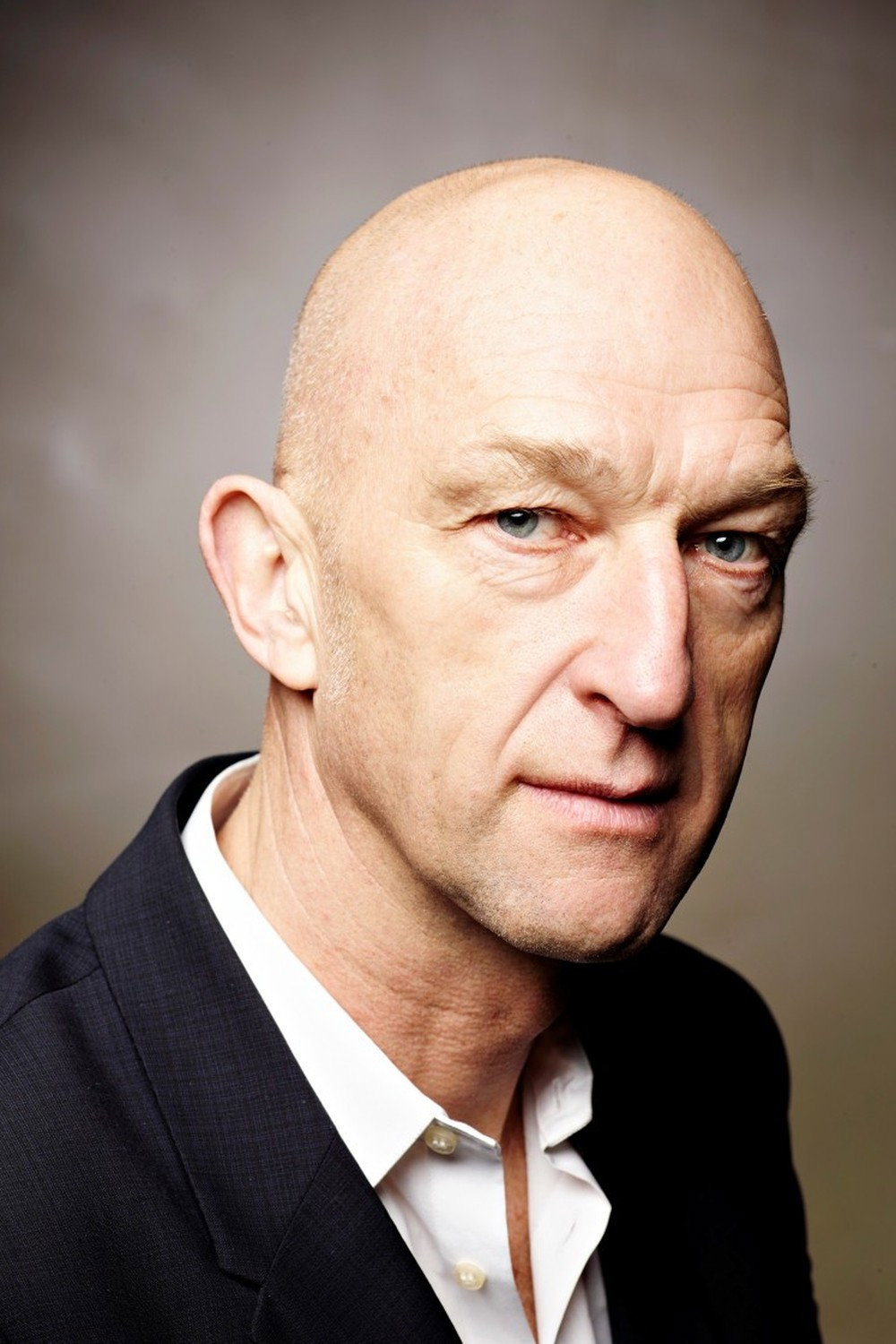Wilfried de Jong as Self - Host in Brommer op zee