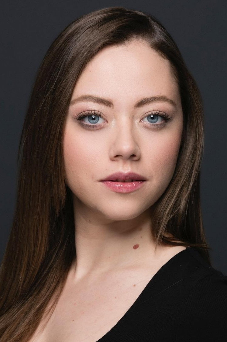 Gözde Kaya as Çagla in Çilek Kokusu