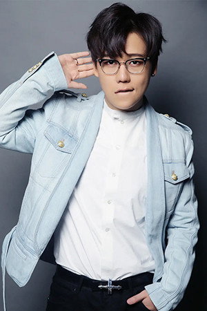 Liu Wei as Xiong Sikao in Universal Library