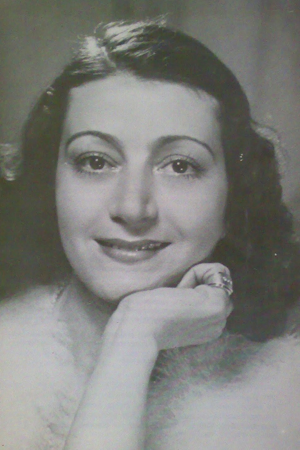 Φωτεινή Λούη as Chrysa in For Her Love