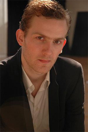Julien Haurant as Le bibliothécaire in Ricky