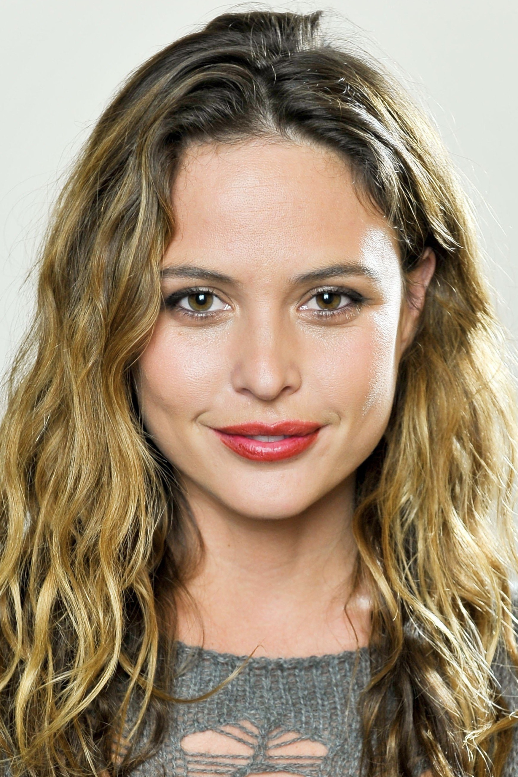 Josie Maran as Kira Hayden in The Gravedancers