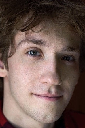 Данила Рассомахин as Vanya Dyomin in I'm Coming to Look For You
