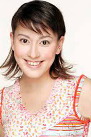 瀬戸カトリーヌ as Queen Anne (voice) in The Three Musketeers