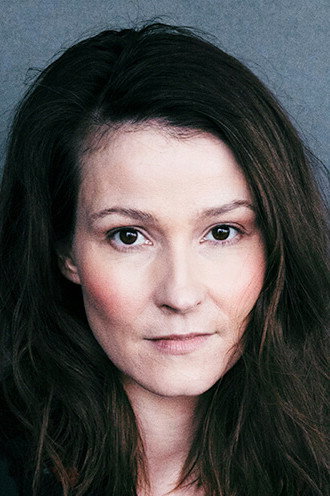 Anna Gunndís Guðmundsdóttir as Agla in Frost