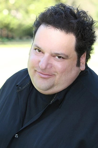 Brad Grunberg as Victor Thigpen in Rivalité