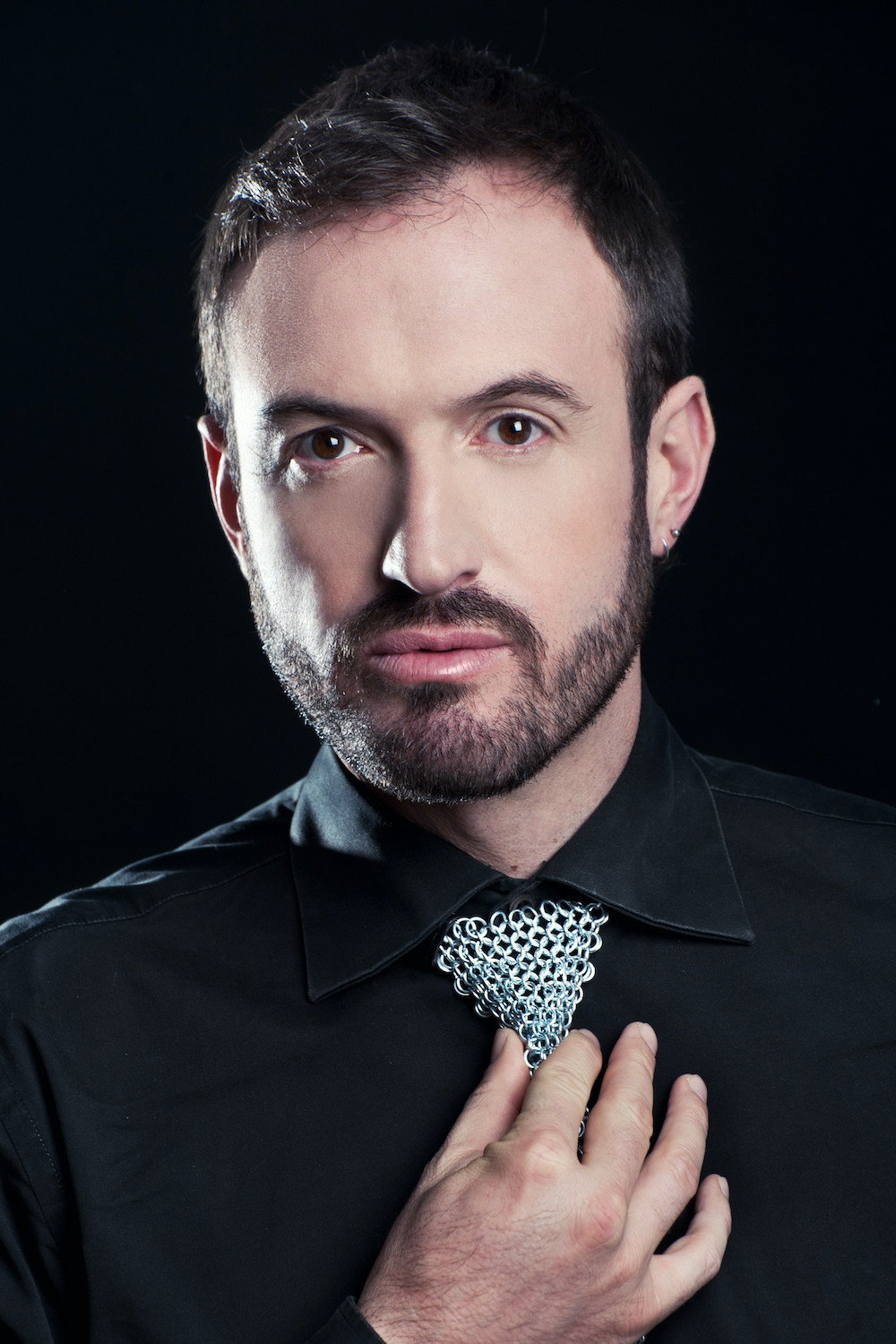 Álex O'Dogherty as Arturo Cañas in Fibrilando