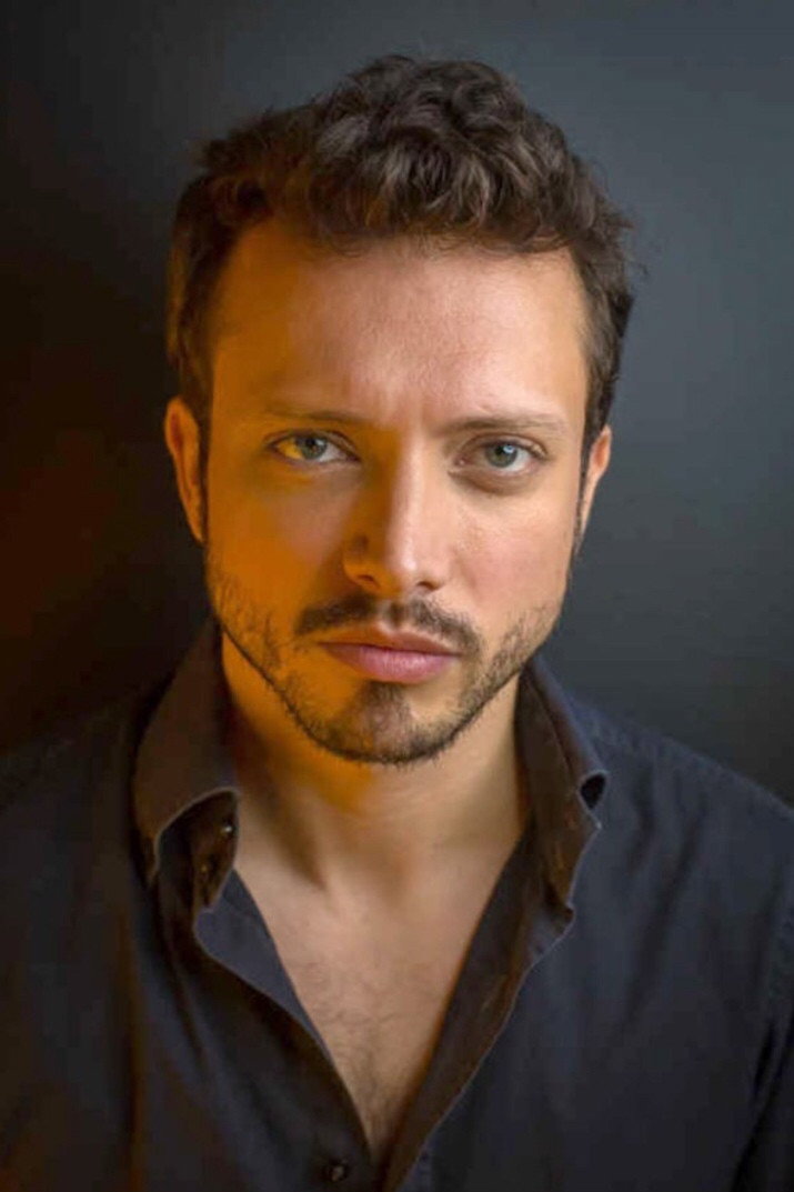 Hugo Tavares as Vítor in The Sin of Those Who Love Us