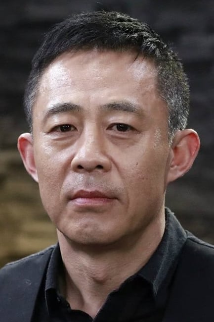 侯勇 as Deng Shu in Fly Me to the Moon