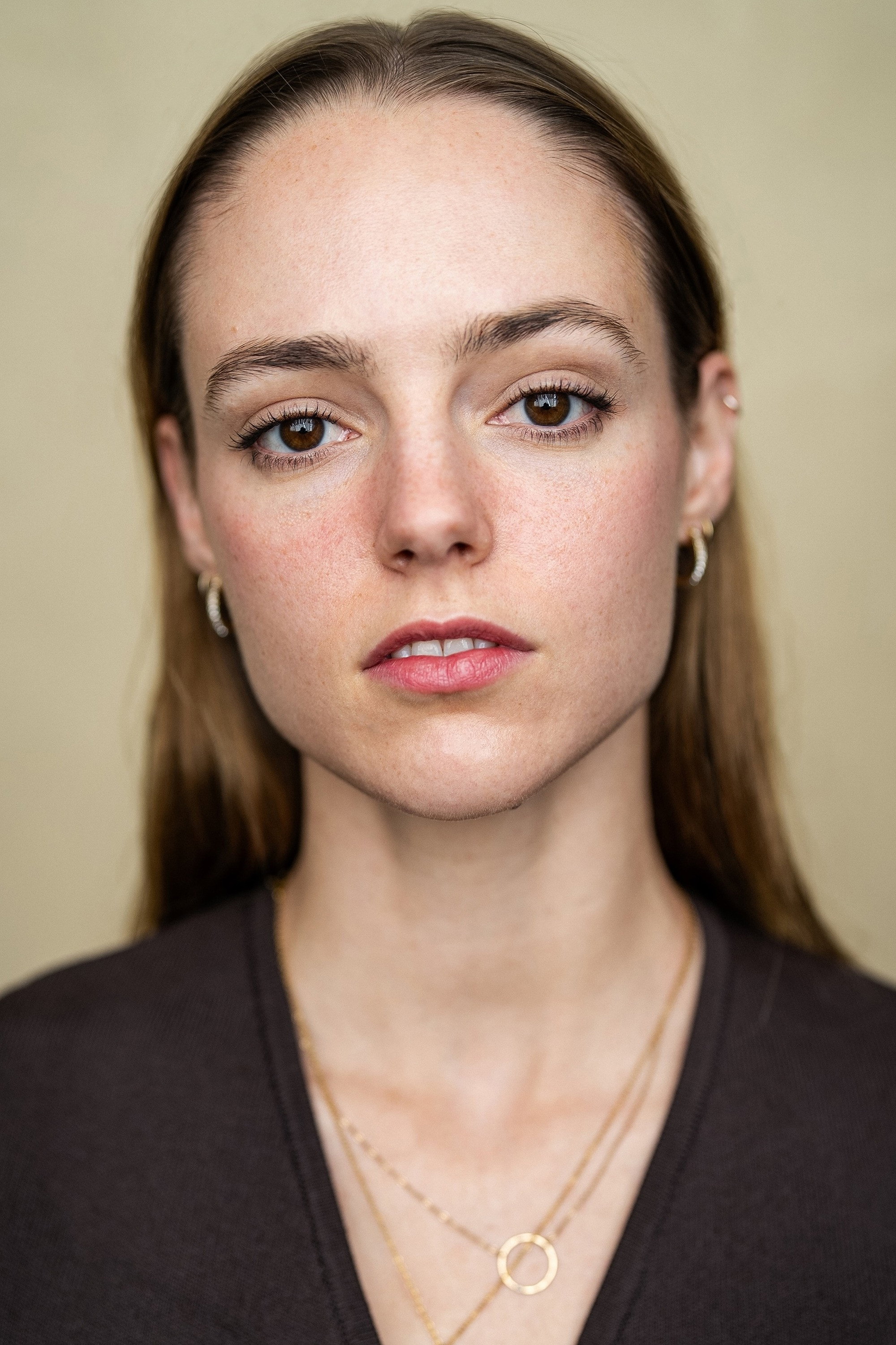Natalie Shinnick as Iris in Money Talks