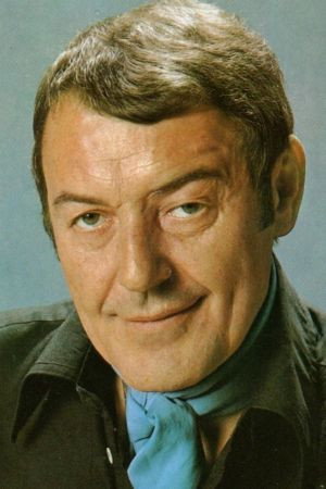 Günther Ungeheuer as (as Günter Ungeheuer) in Incensurato, provata disonestà, carriera assicurata cercasi